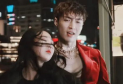 男女主娱乐圈吃瓜的小说,瓜田里的甜蜜邂逅